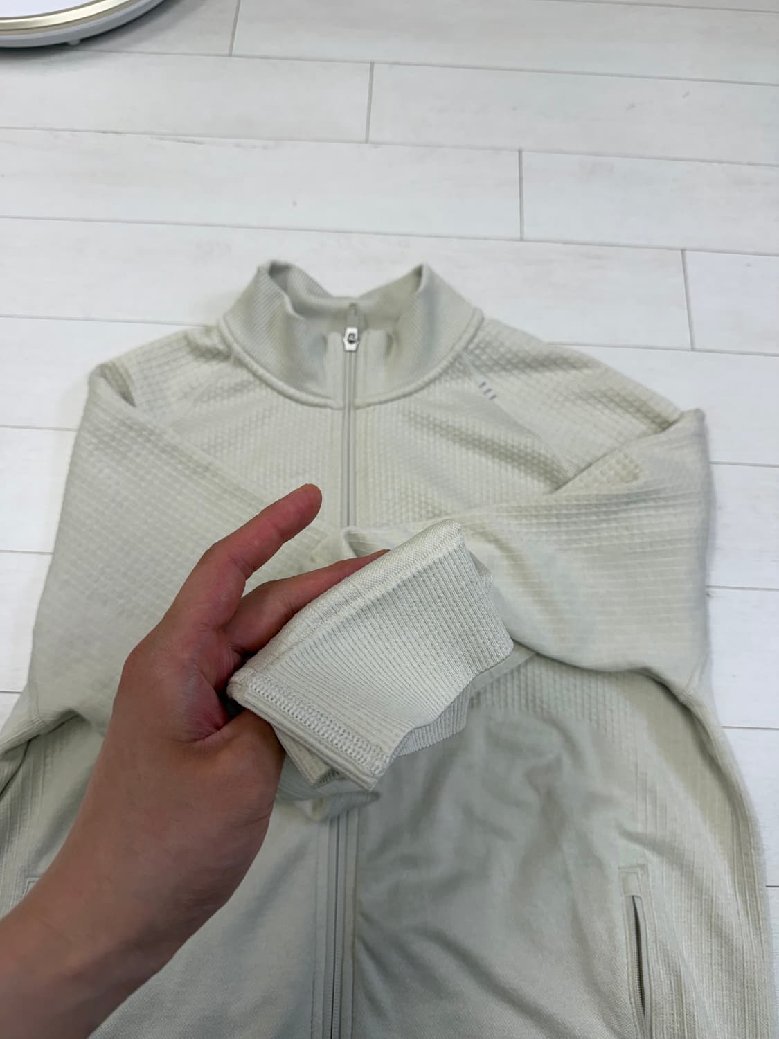 룰루레몬 자켓 M 사이즈  공홈가격 267,000원  말도안되는 가격에  상품이미지3