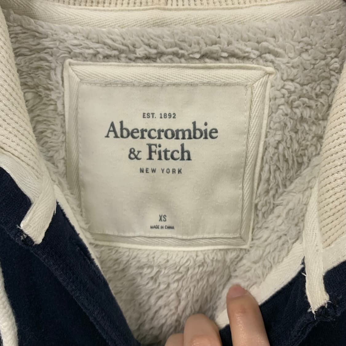 아베크롬비 산양로고 y2k 와투케 네이비 버튼딱붙 후드집업 상품이미지6