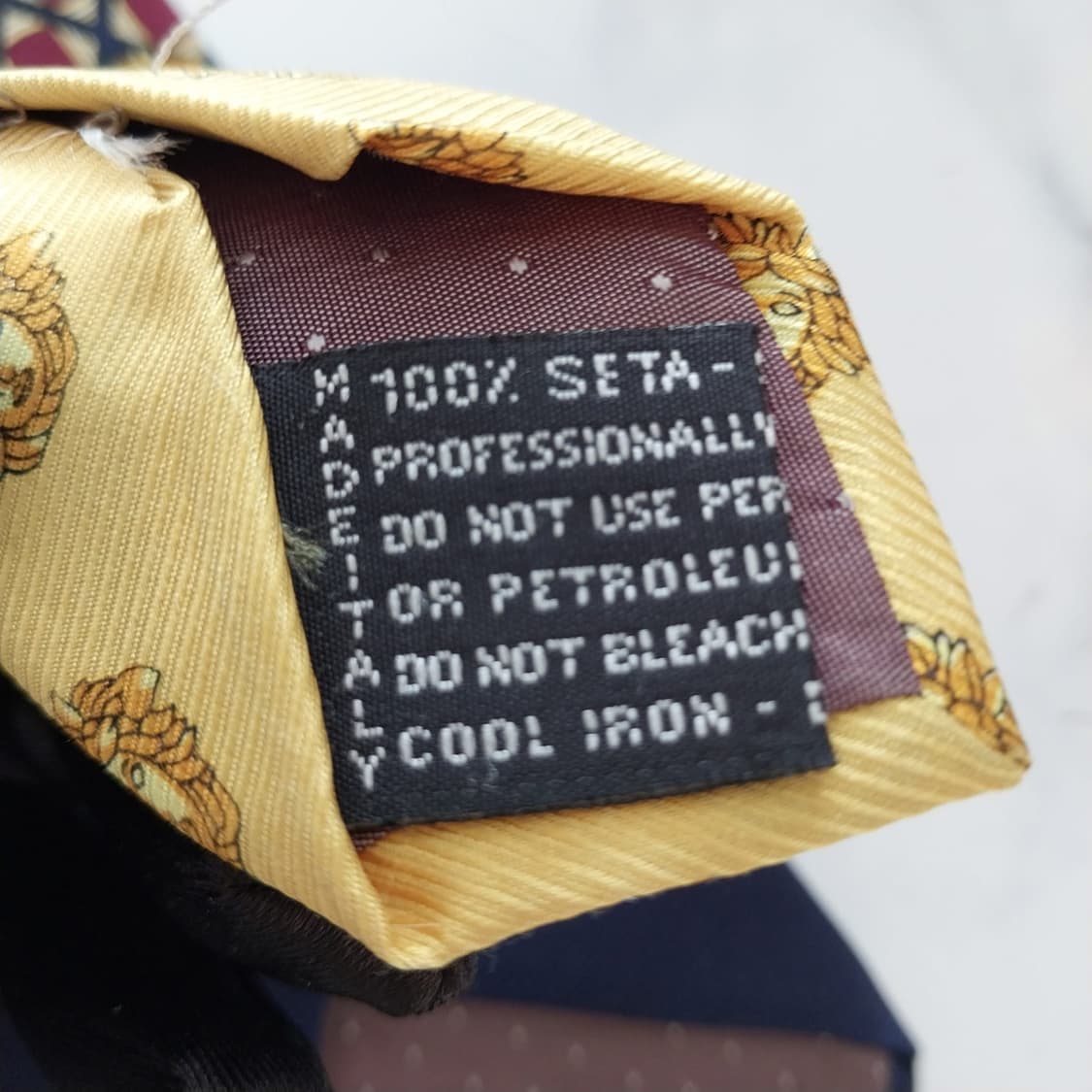 베르사체 실크 메두사 패턴 넥타이 9.9cm A~B등급 K1394
 상품이미지10