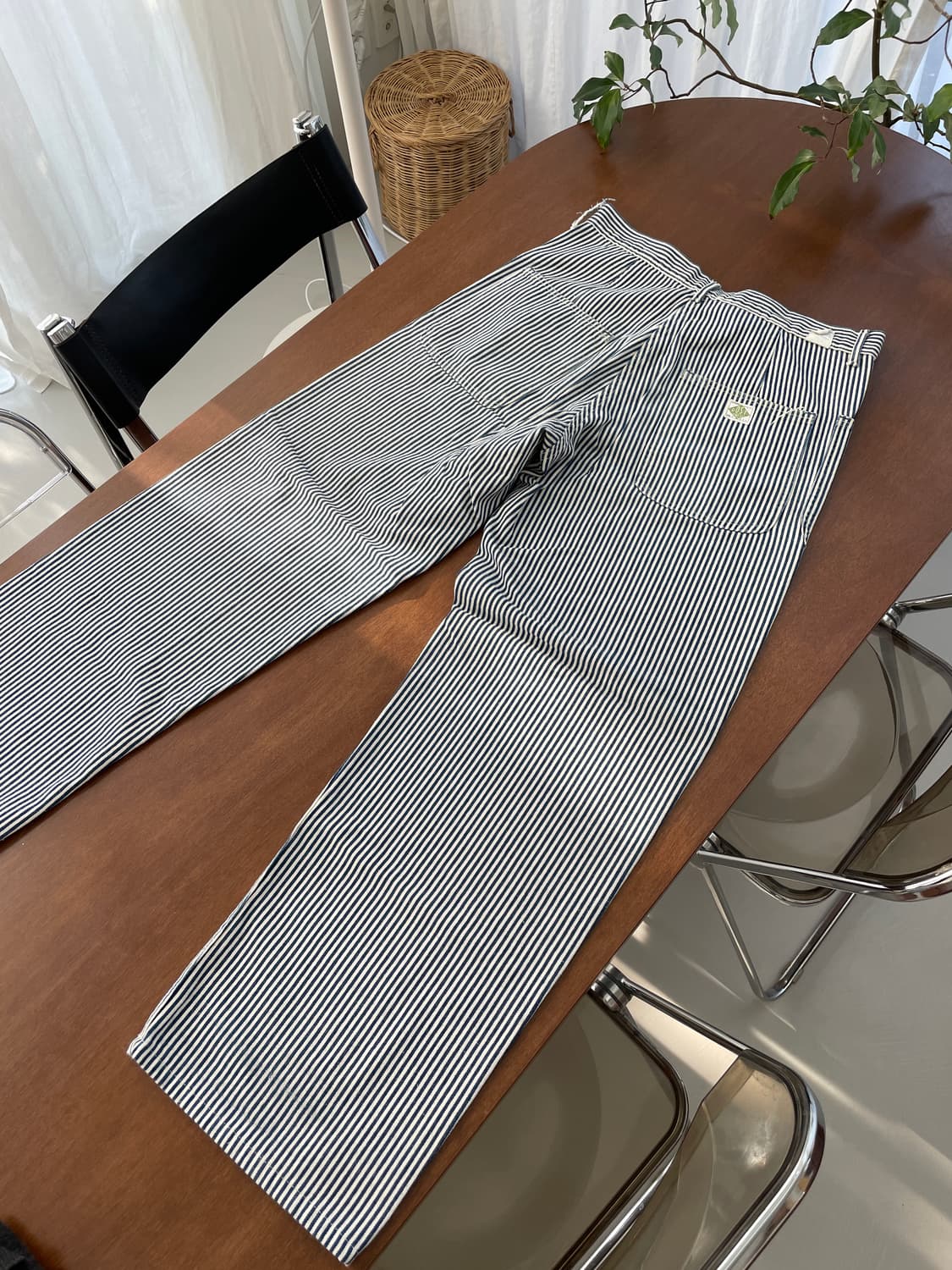 포스트 오버롤즈 스트라이프 팬츠 상품이미지1