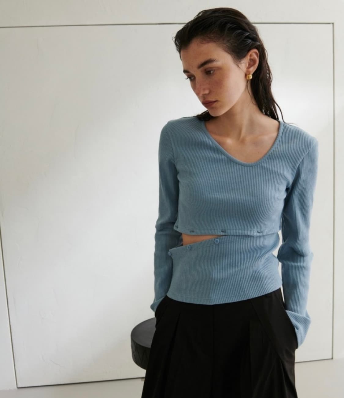 [단종] ordes 언밸런스 버튼 니트 탑 상품이미지3