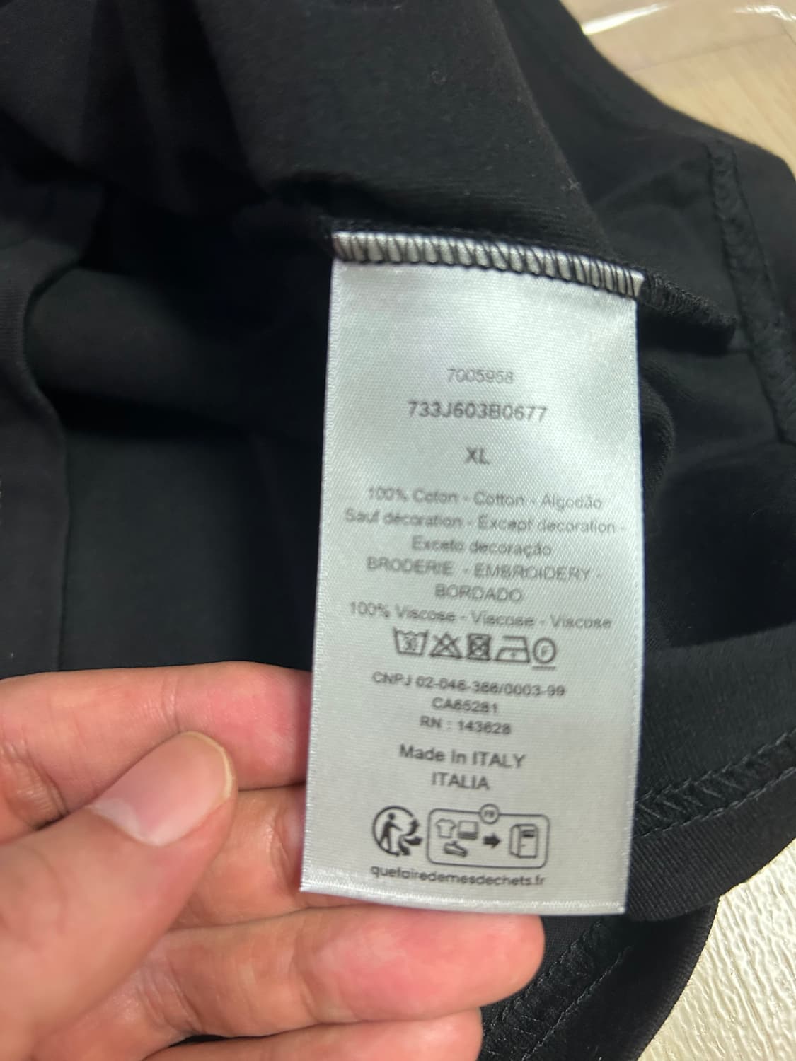 디올 꿀벌 자수 블랙 티셔츠 상품이미지7