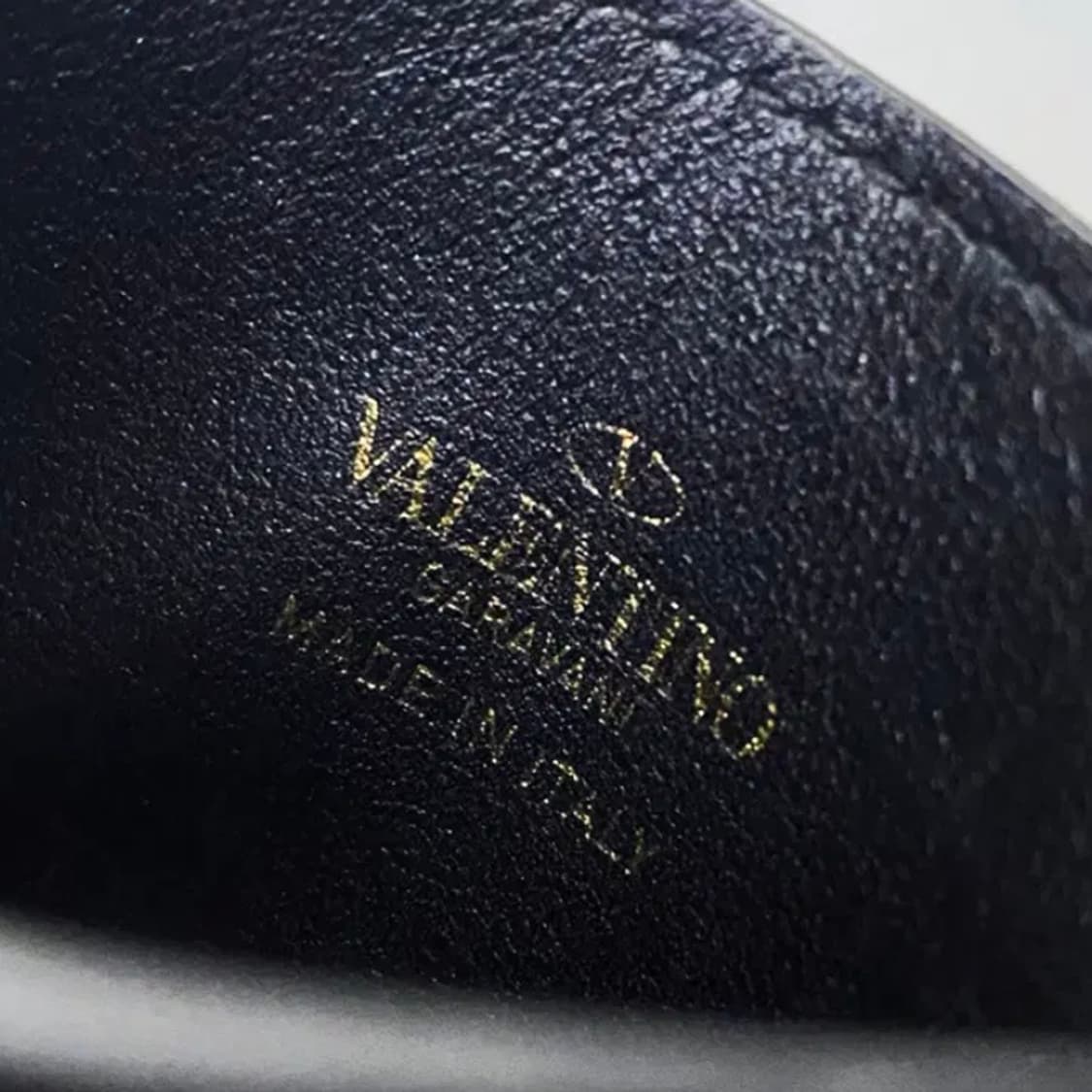 [정품] VALENTINO 발렌티노 락스터드 소가죽 카드지갑 상품이미지7