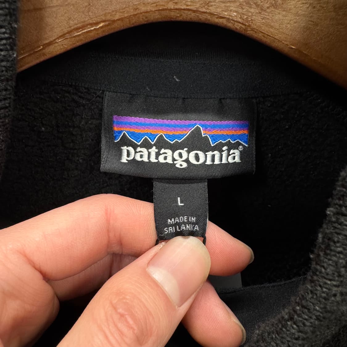 파타고니아 베터 스웨터 집업 전면 집업 포켓 포인트 블랙 상품이미지6
