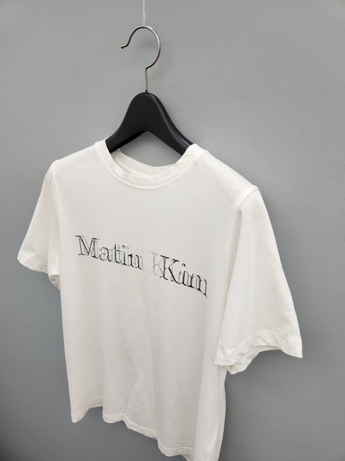 마뗑킴(Matin Kim) 로고 스티치 패치 반팔 티셔츠 23년11월 상품이미지3