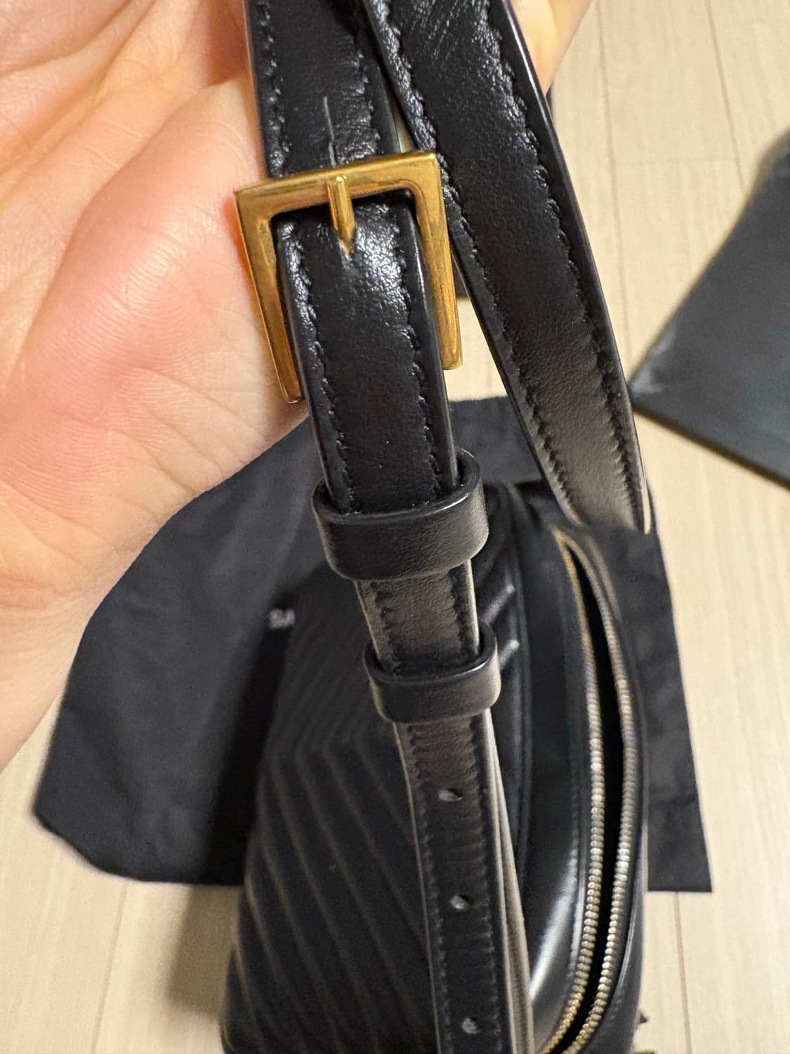 생로랑 카메라백 상품이미지2