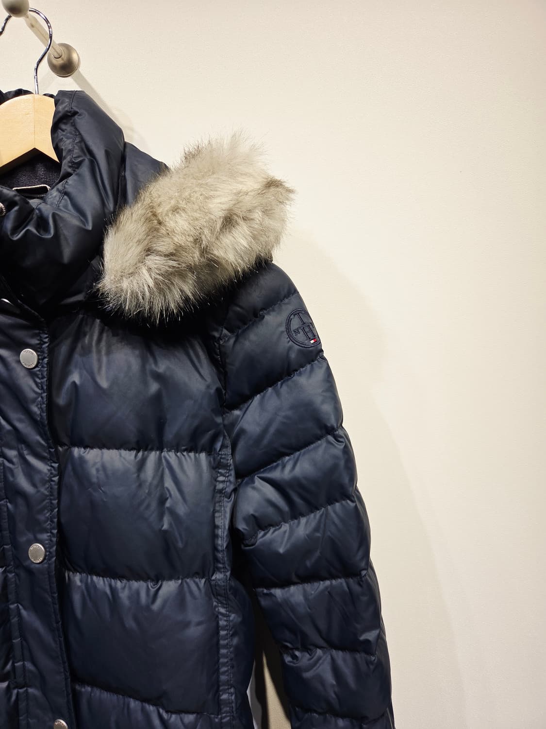 타미힐피거. 여자 네이비 다운 롱 패딩_M 상품이미지3