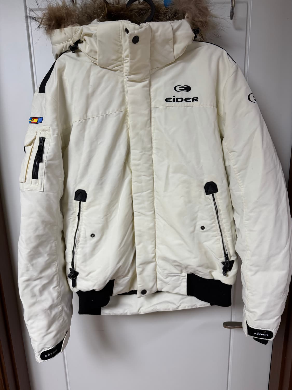 아이더 스투키 화이트 패딩 L사이즈 상품이미지1