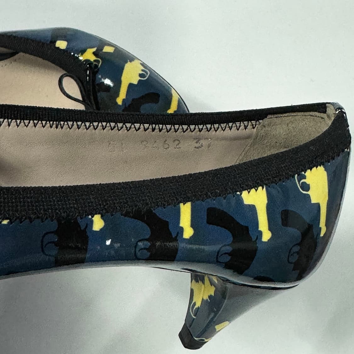 미우미우 프린팅 페이턴트 슈즈 상품이미지4