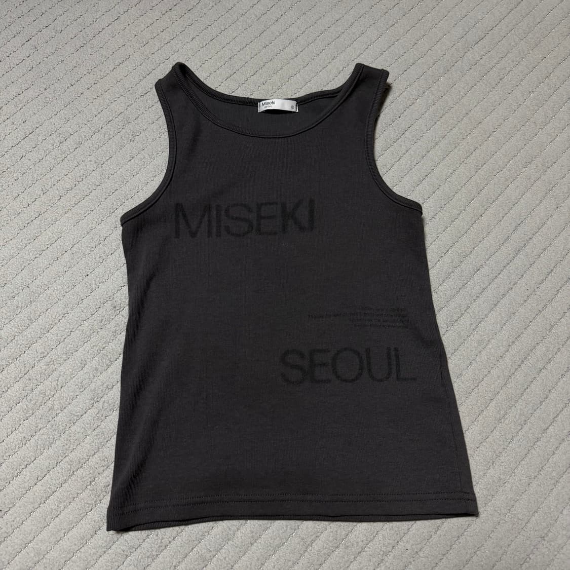 [새상품] 미세키서울 Logo crop sleeveless CHARCOA 상품이미지3