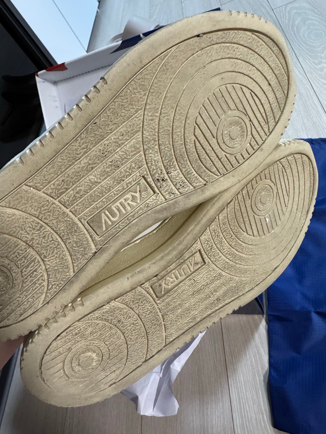 오트리 메달리스트 스니커즈 화이트 36 상품이미지6