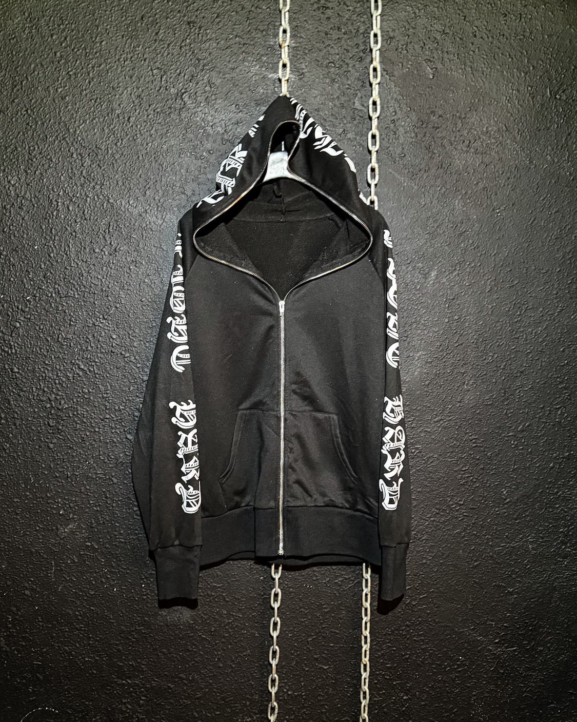 Gothic Lettering Print Hoodie 상품이미지1