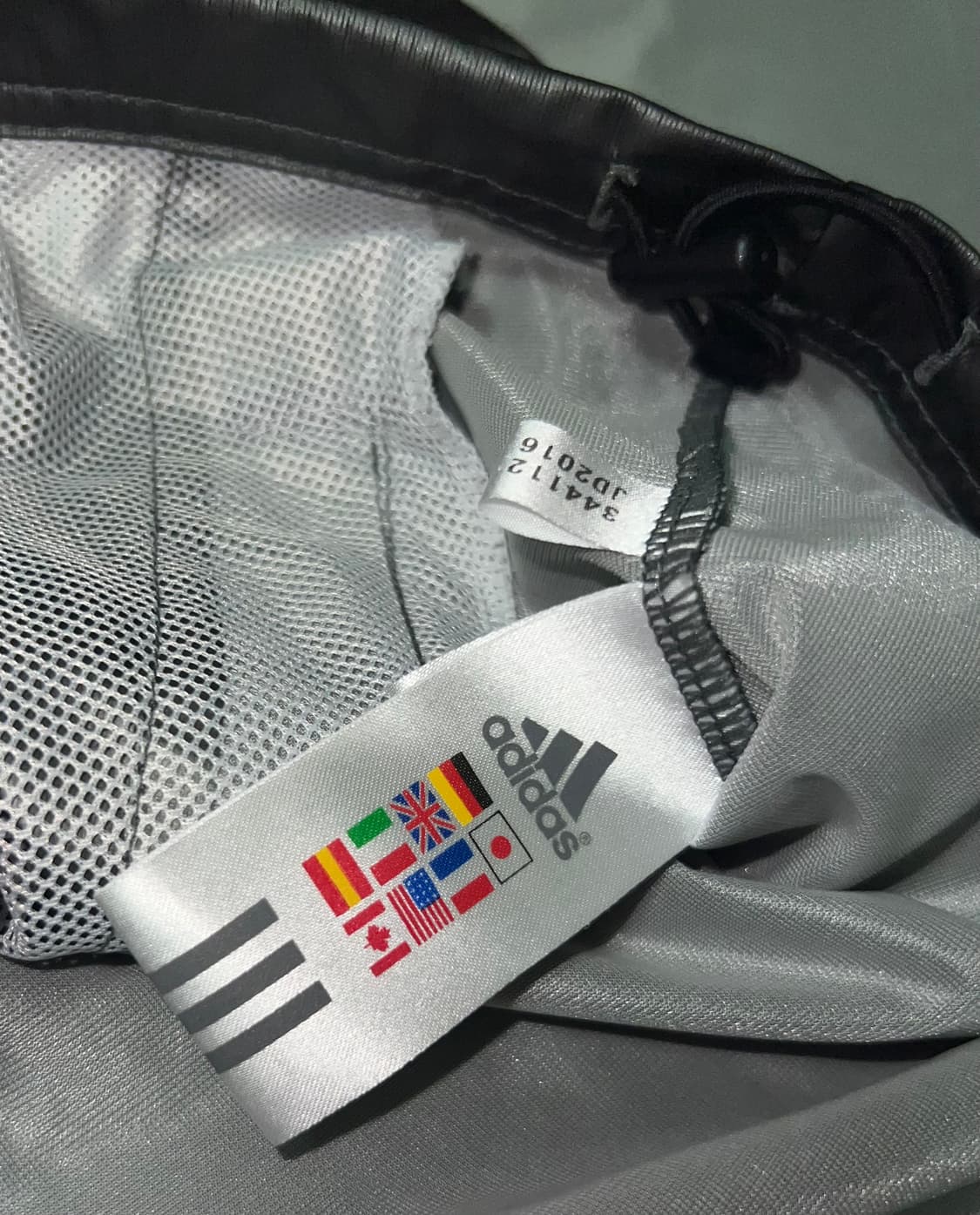 ✨Adidas✨gray silver glossy windbreaker 상품이미지5