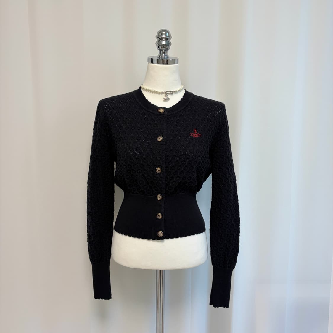 비비안웨스트우드 레드라벨 하트 패턴 크롭 가디건-블랙 상품이미지3