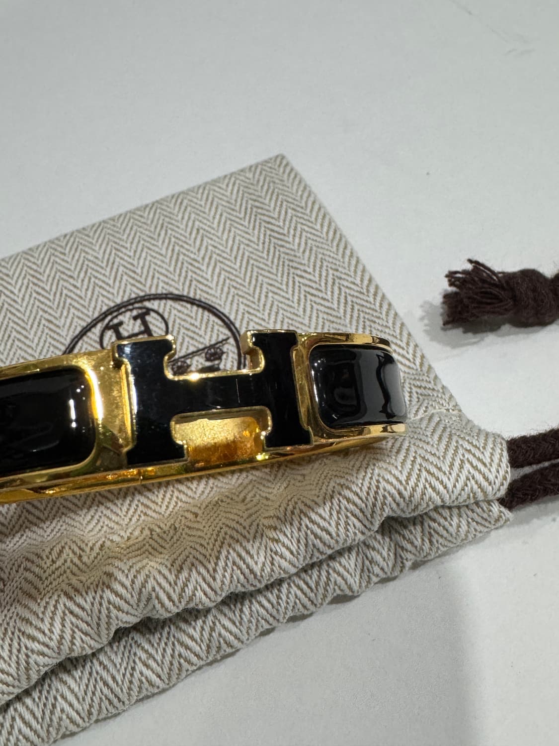 에르메스 클릭아슈 팔찌 금장 블랙 상품이미지2