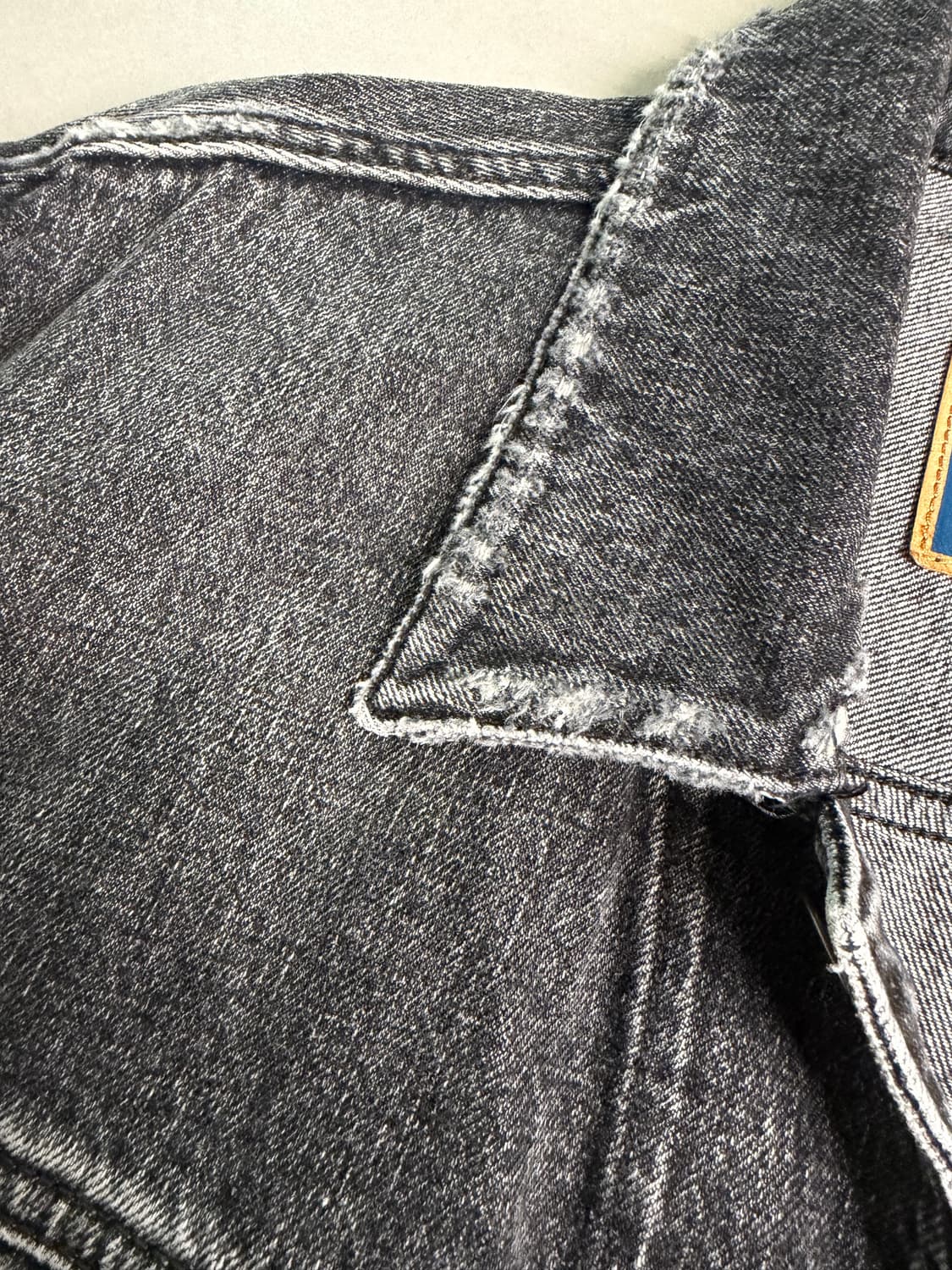 Made in Italy🇮🇹 디젤 디스트레스 흑청 데님 자켓 상품이미지4