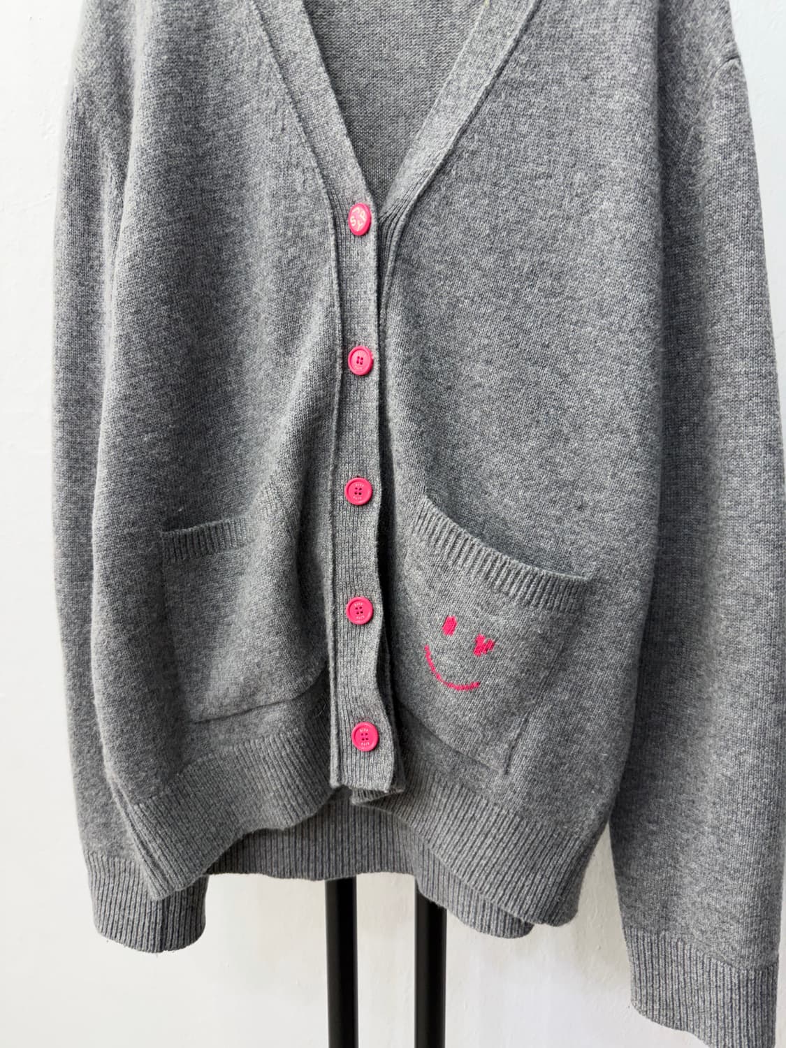 정품) SJYP 한섬 21ss 네온 스마일 자수 가디건 M  상품이미지3