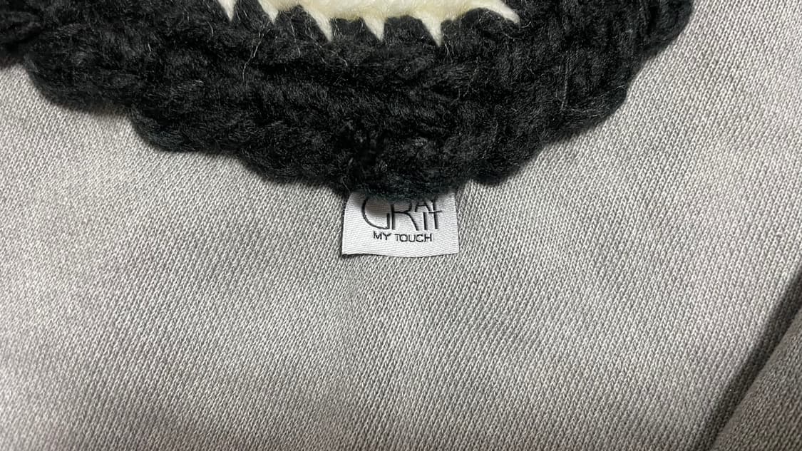 그레이그릿 핸드메이드 크로셰 패치 스웻셔츠 그레이 상품이미지6