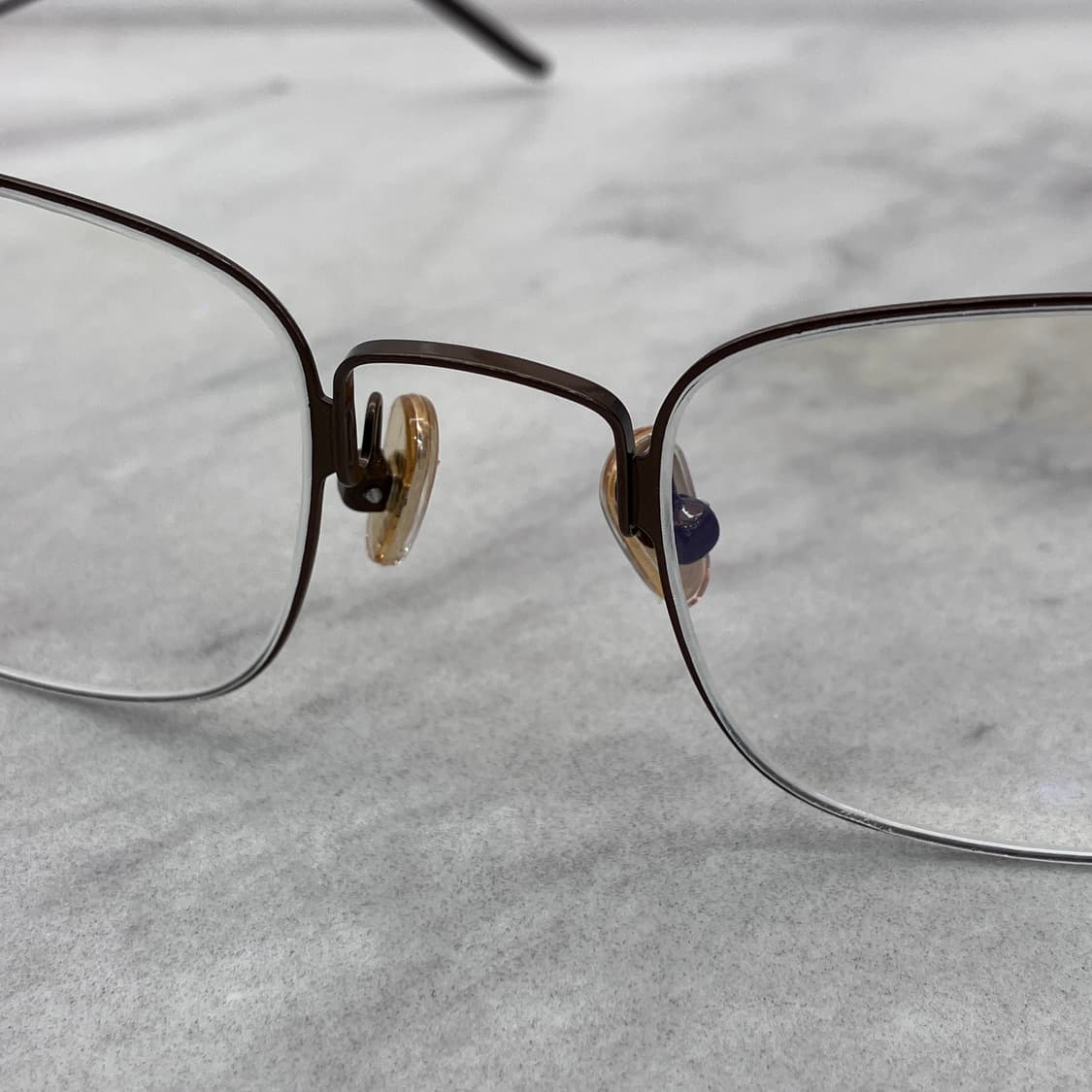 C37 CA 유광 브론즈 스퀘어 역산각 메탈테 안경 상품이미지5