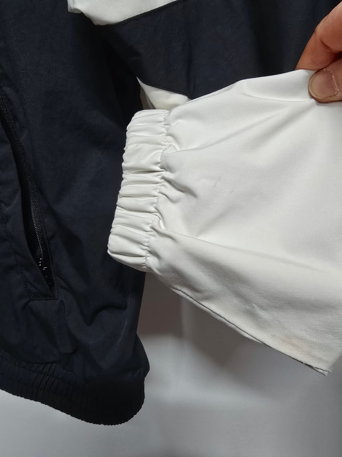 뉴발란스 블랙/화이트 바람막이 자켓 점퍼 상품이미지4