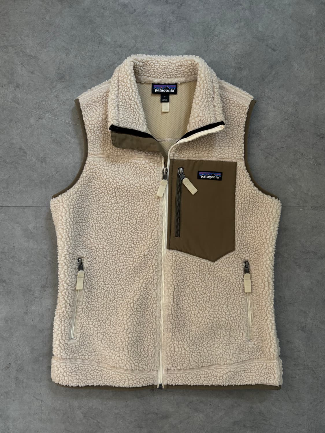 Patagonia 파타고니아 베이지 컬러 레트로 플리스 베스트  상품이미지5