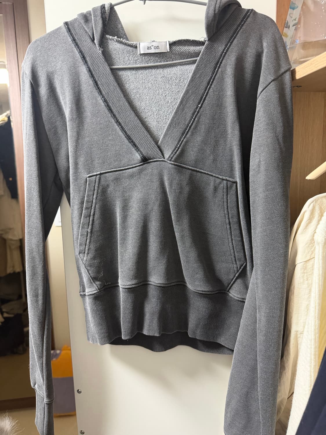 에즈온 후드브이넥티 상품이미지1