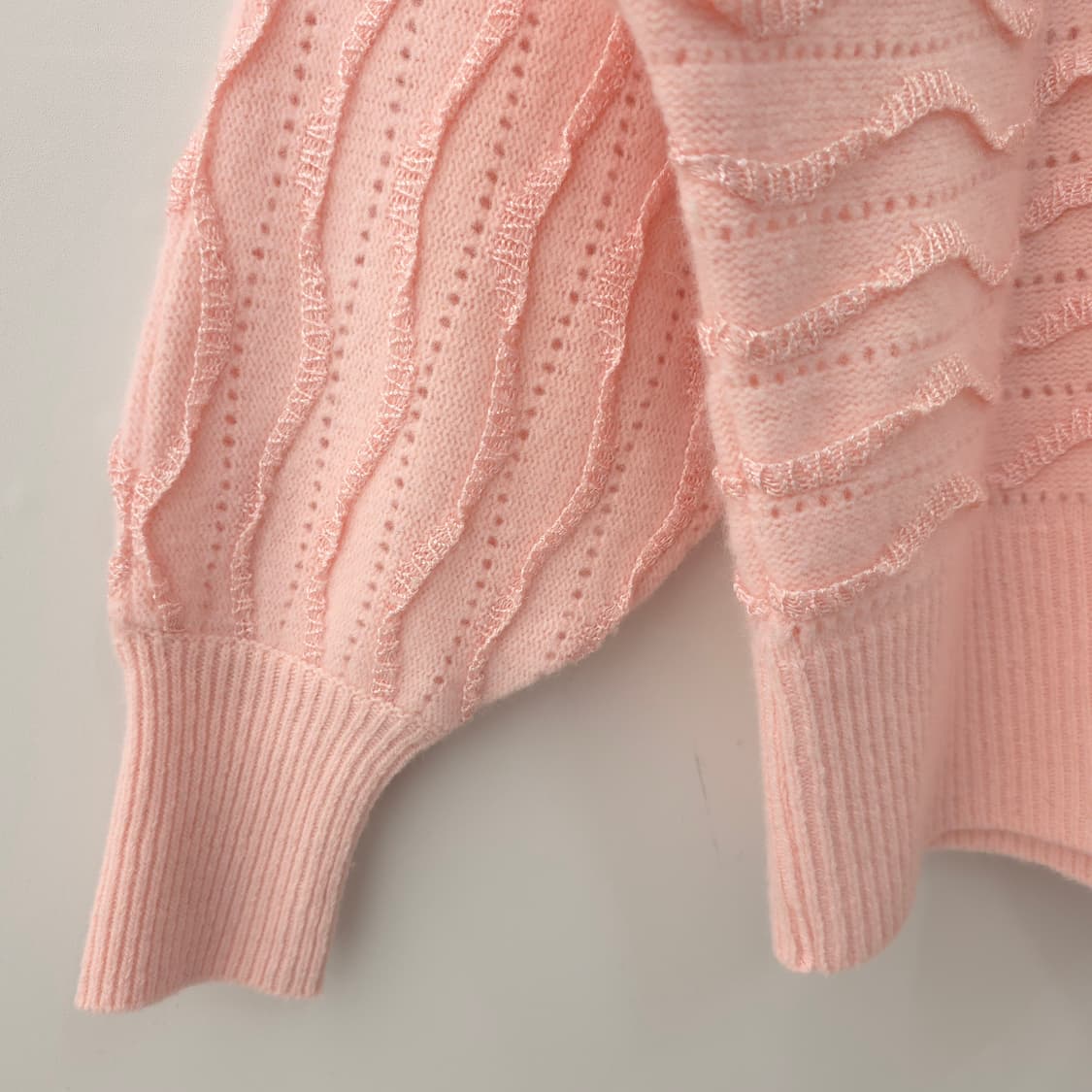 KAZAMIDORI 연핑크 울 가오리핏 물결패턴니트 상품이미지7