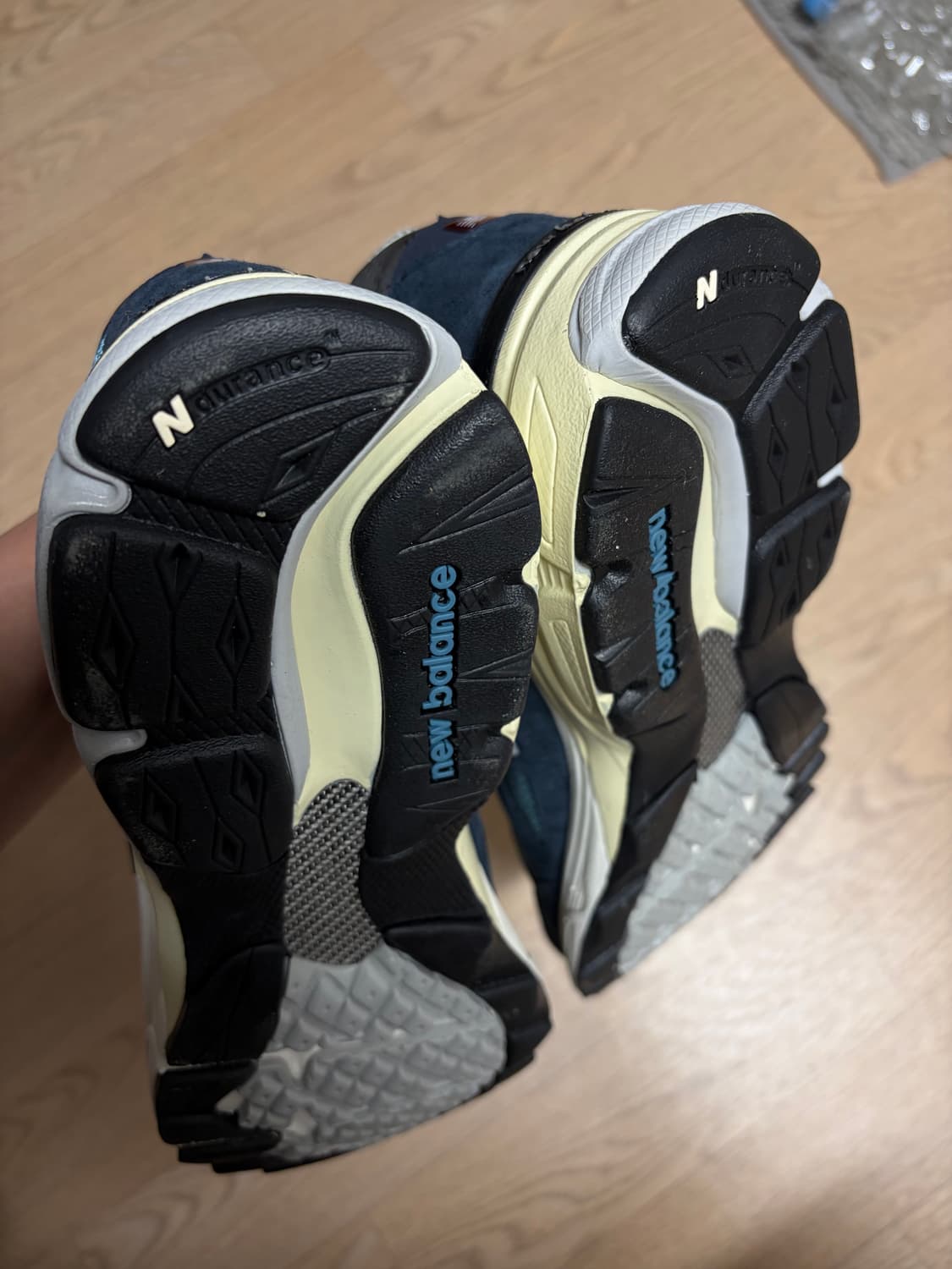 뉴발란스 990v3 네이비 상품이미지2