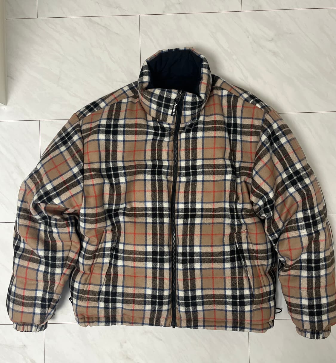 슈프림 리버시블 패딩 블랙 24FW 상품이미지2