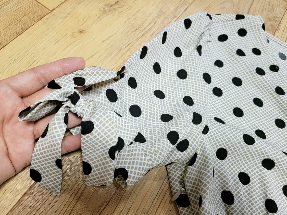 샤틴(SATIN) 도트패턴 소매리본원피스 55 새상품 상품이미지5