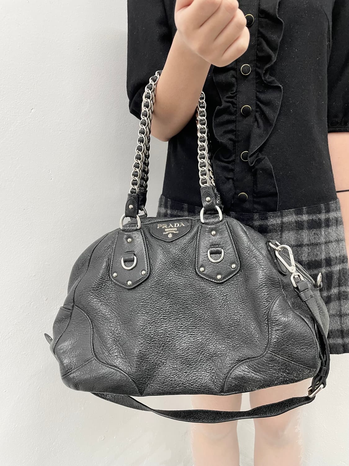 프라다 레더 체인 숄더백 상품이미지2