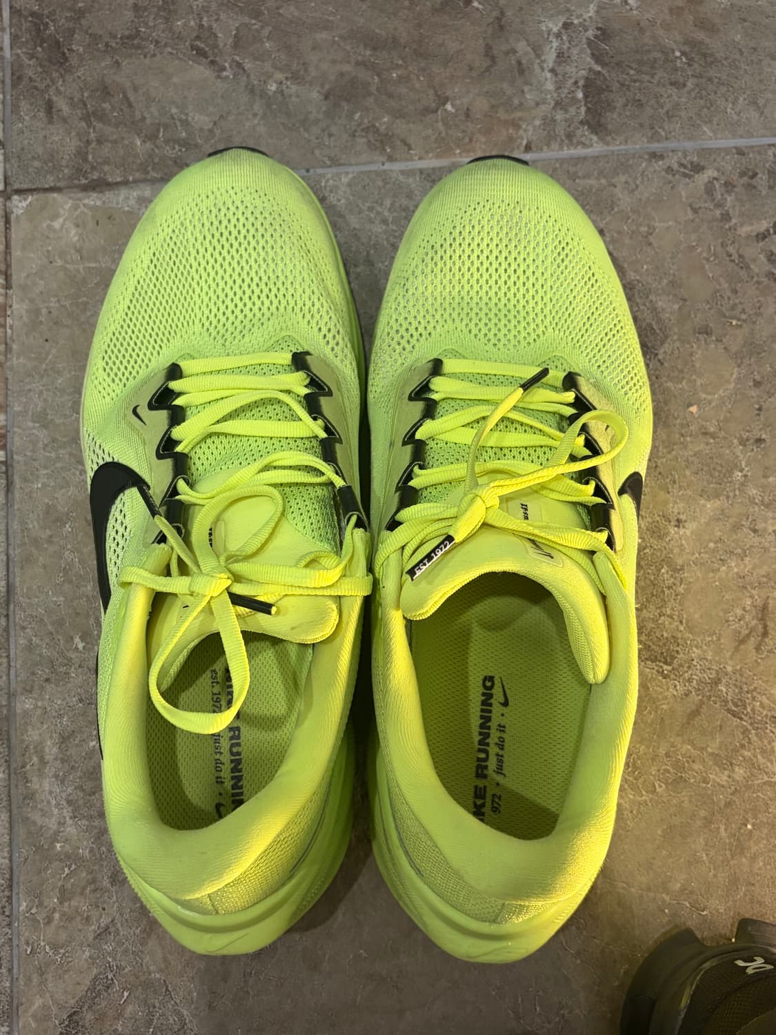 나이키 페가수스41 볼트 285 판매 상품이미지1