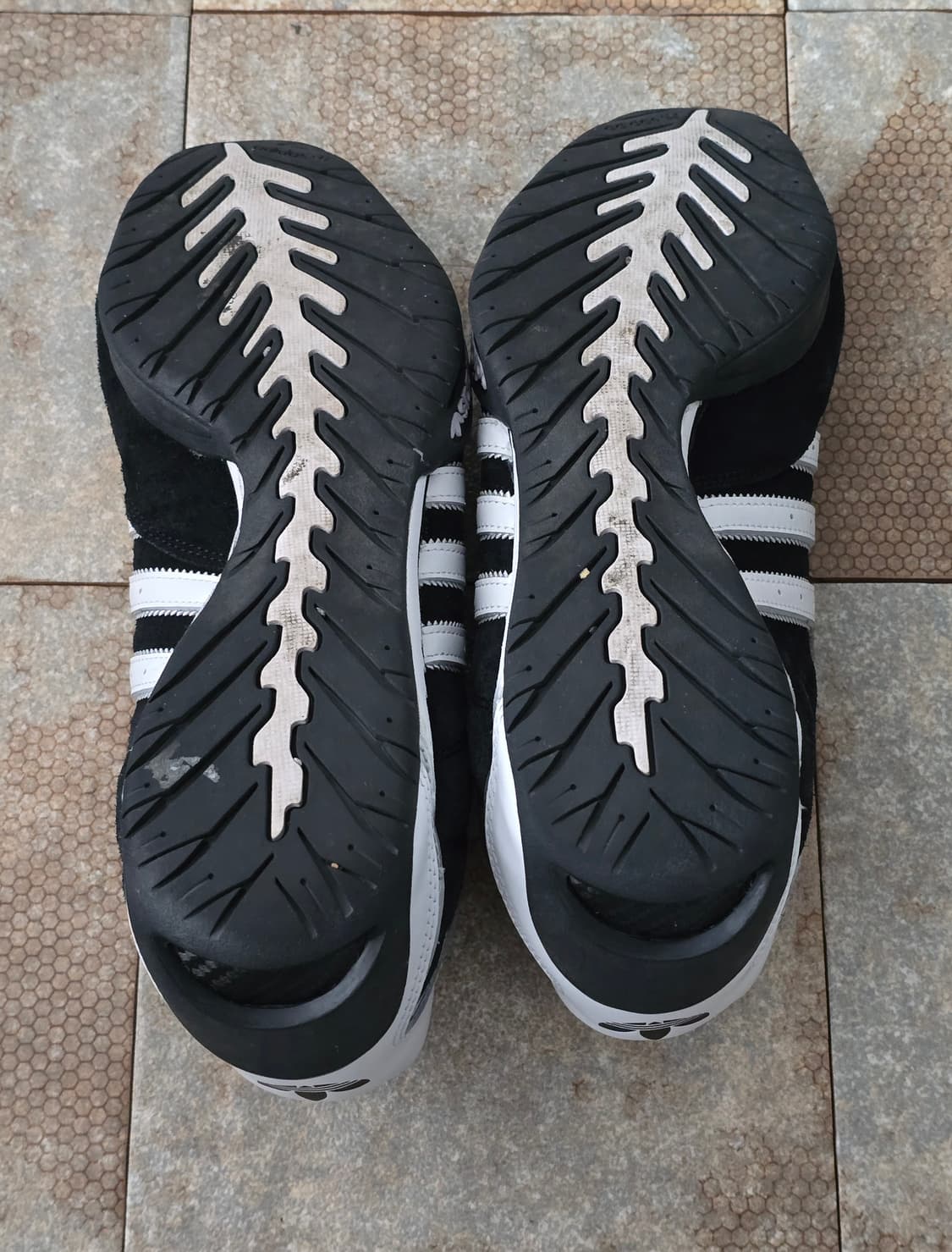 (285)아디다스 아디레이서 로우 검흰 상품이미지8