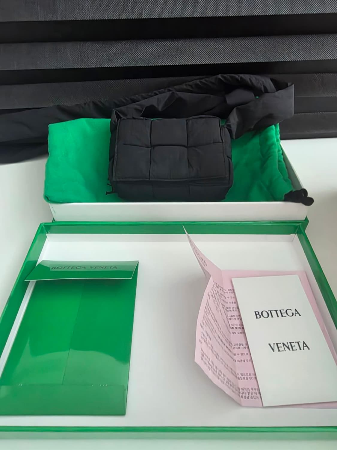 보테가 베네타 패딩 카세트백 미니 (상태 매우좋음) 상품이미지1