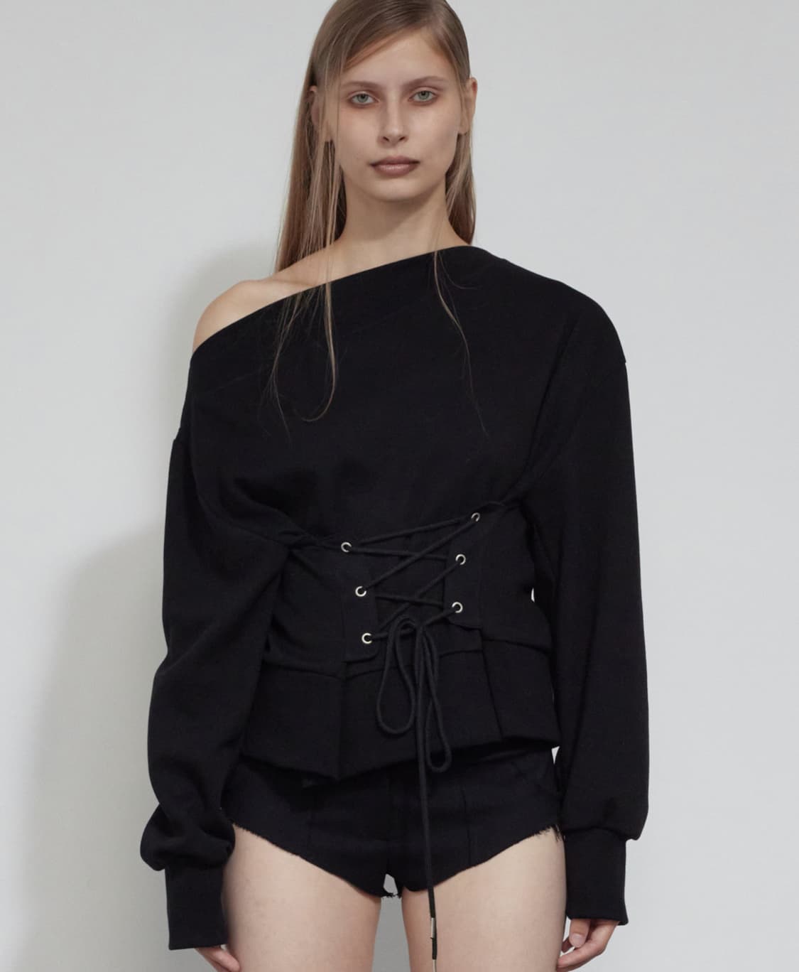 보헤미안서울 코르셋 원숄더 스웻셔츠 블랙 보헴서 상품이미지1