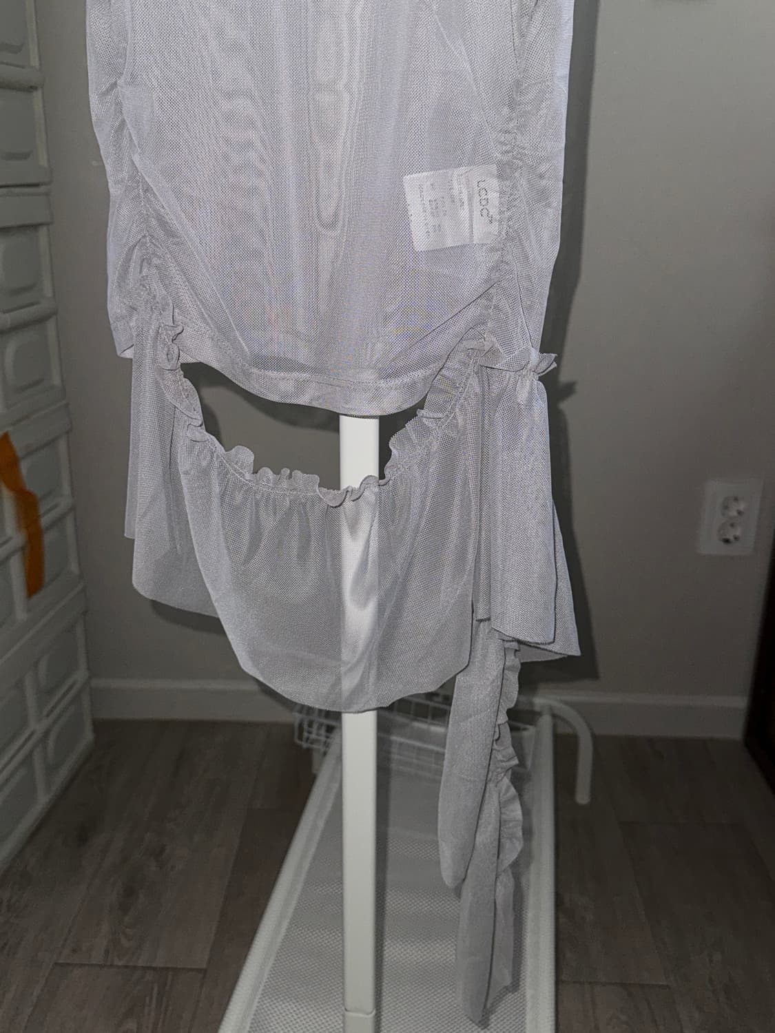 lcdc tm MESH FRILL SLEEVELESS TOP 상품이미지4