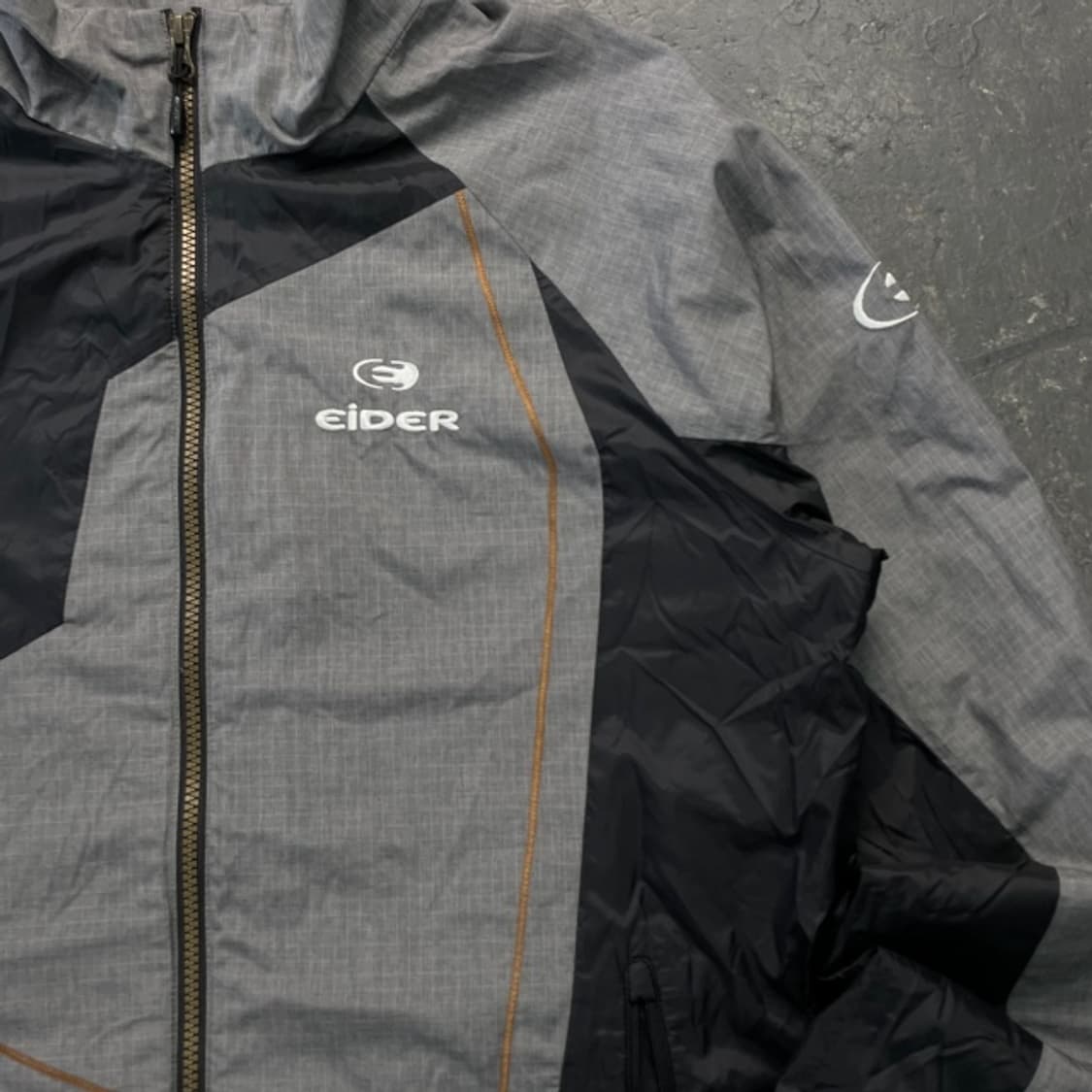 100 아이더 바람막이  상품이미지2