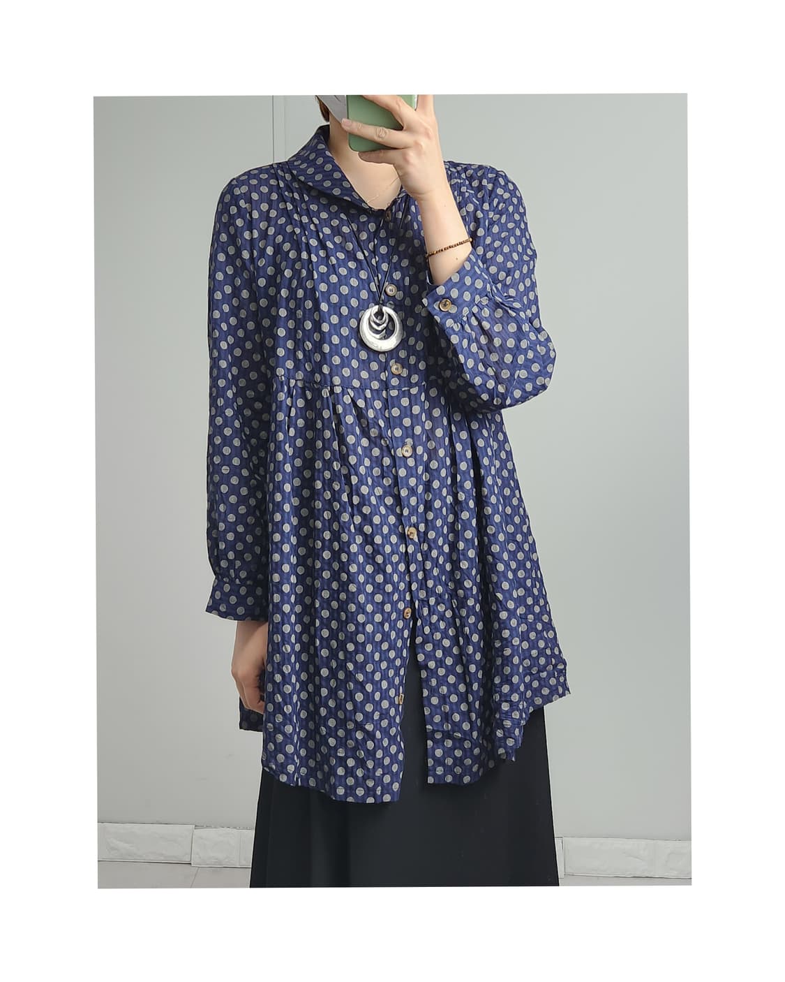 도트 핀턱 롱 블라우스 상품이미지1