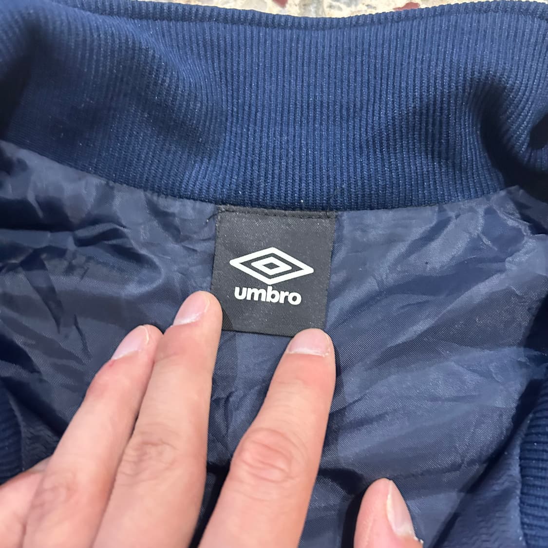 엄브로(UMBRO) 블랙 바람막이 자켓 상품이미지4