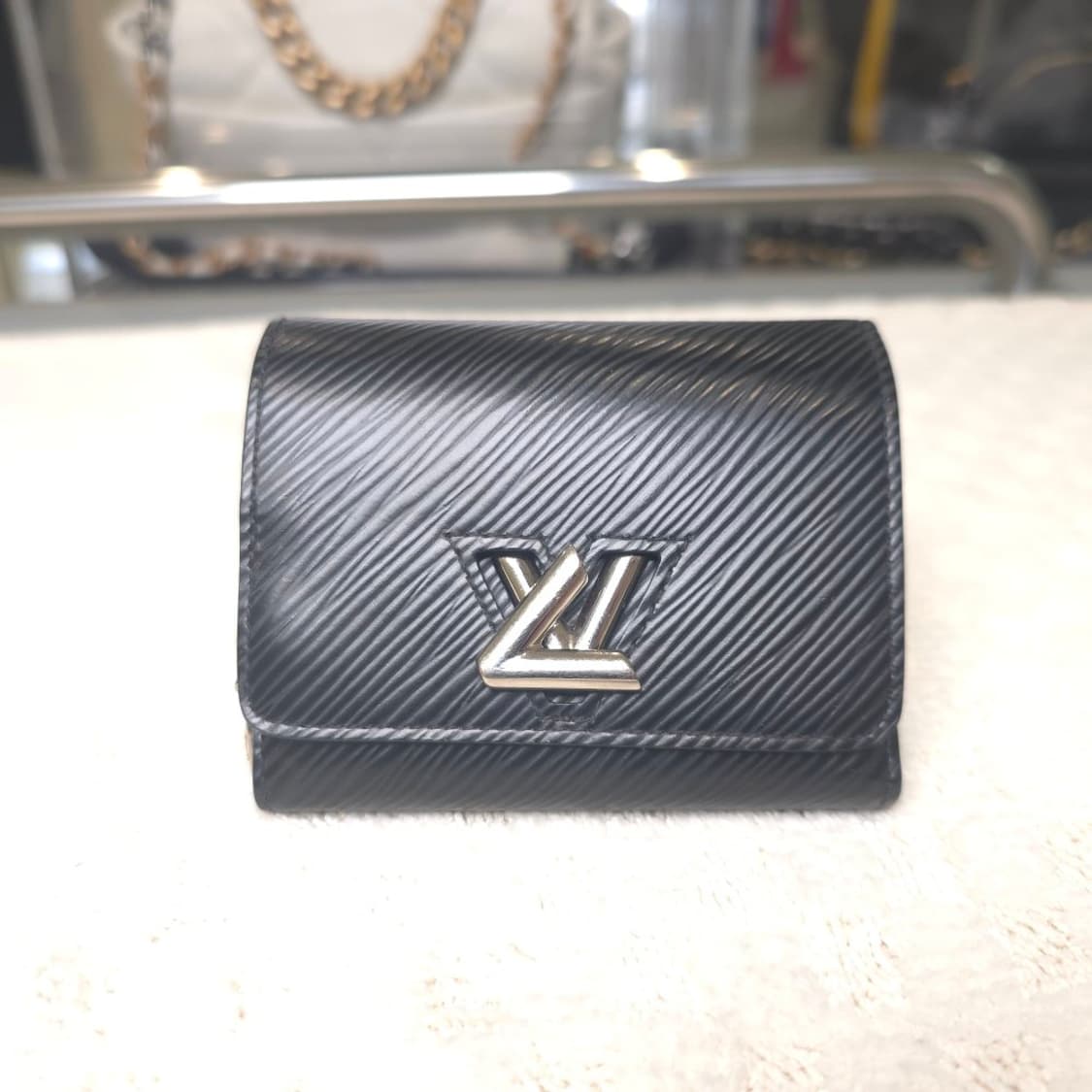 [중고/정품] 루이비통 에피 트위스트 XS 지갑 상품이미지1