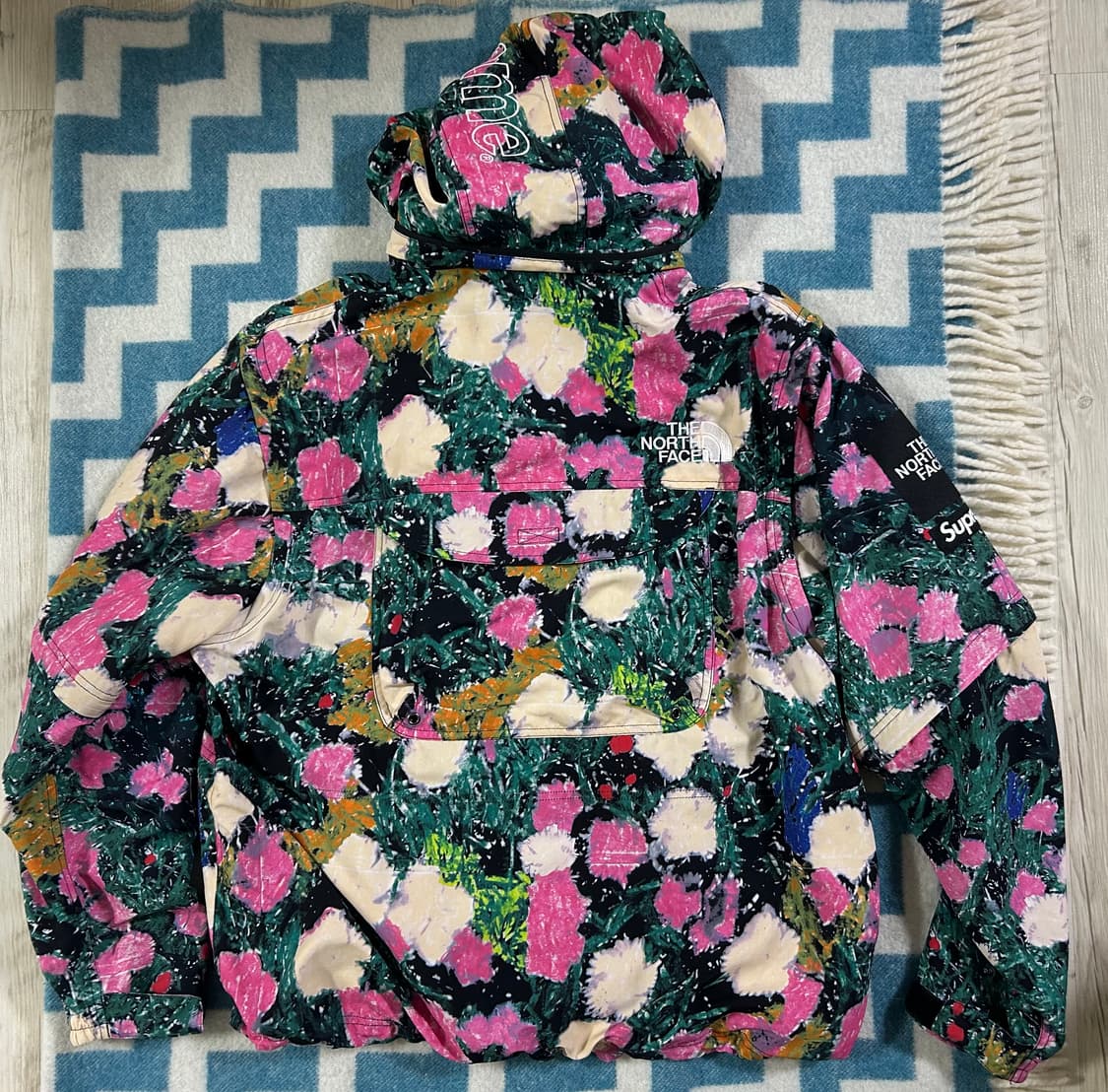 Supreme Northface tracking flower jacket 상품이미지2