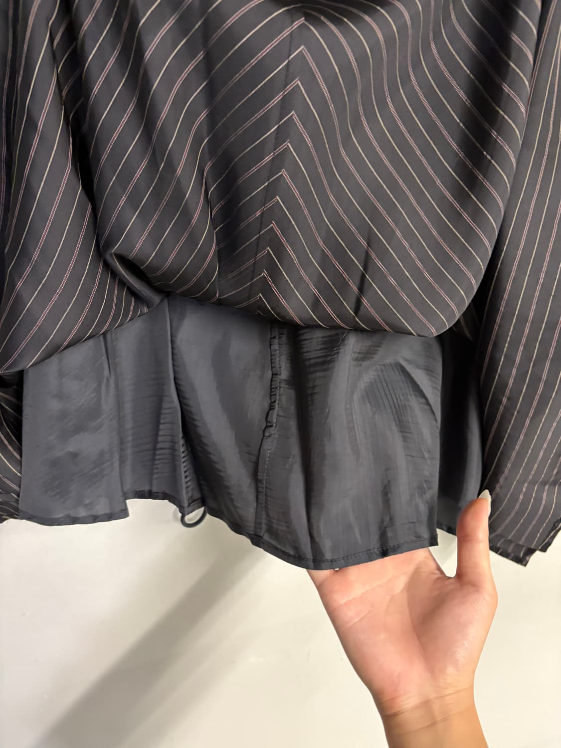SACAI silk stripe skirt black  상품이미지9