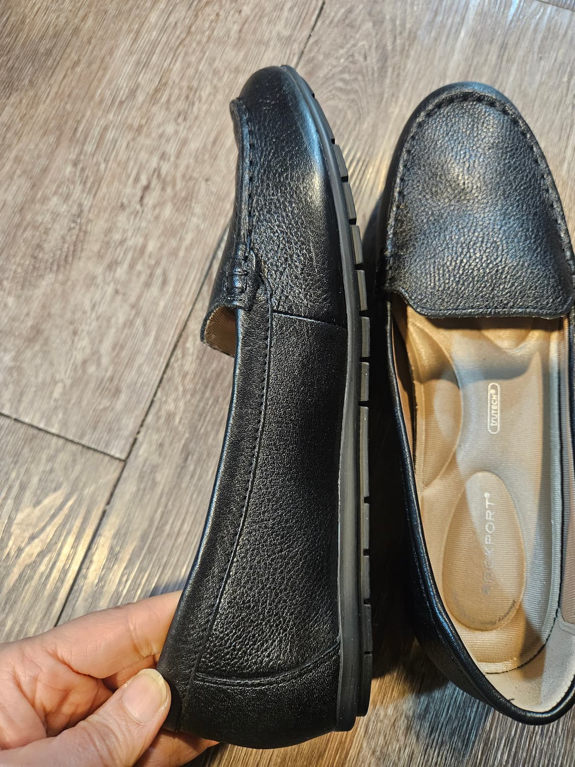 락포트 컴포트 블랙 로퍼 여성화 상품이미지3