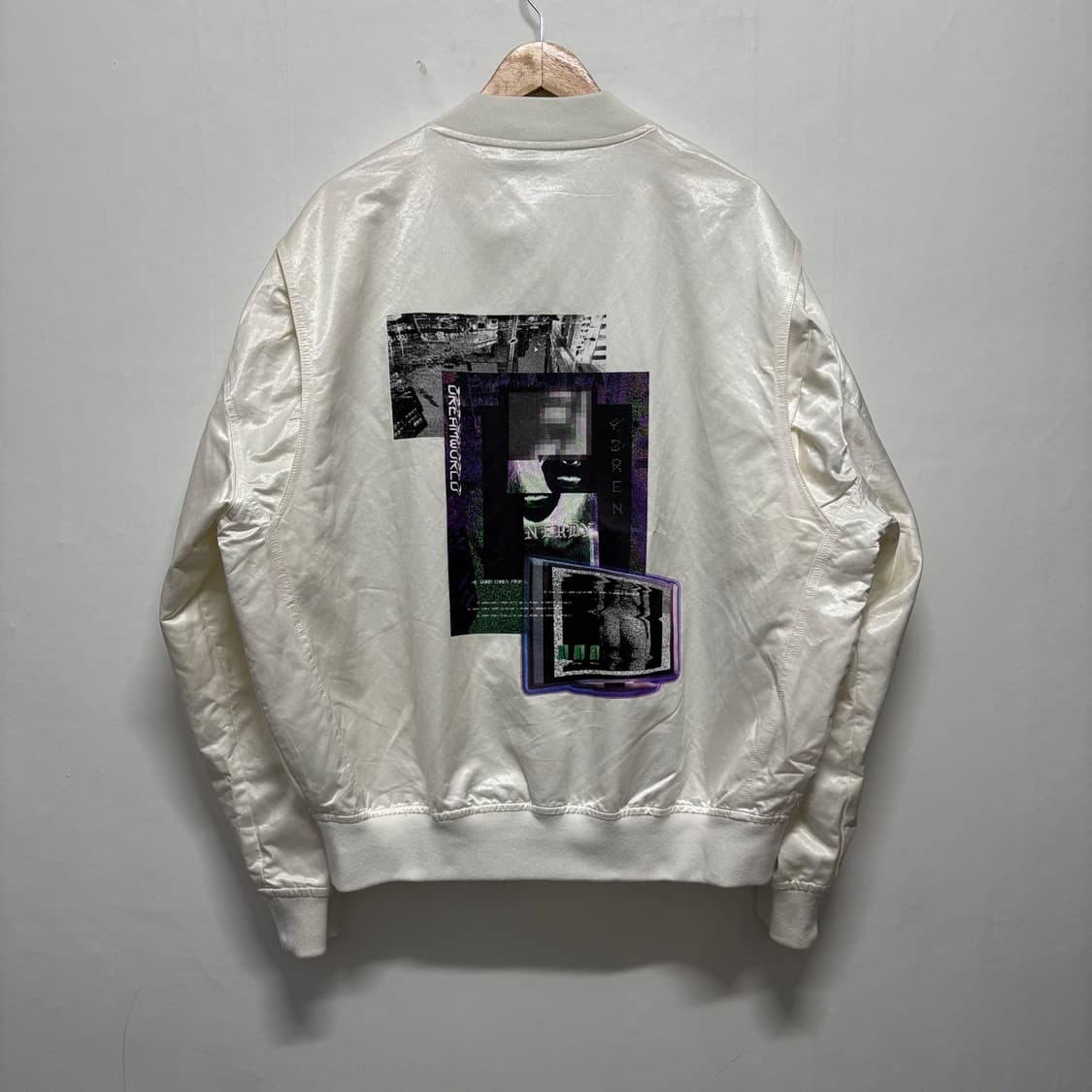 널디 화이트 프린팅 봄버 자켓 상품이미지2