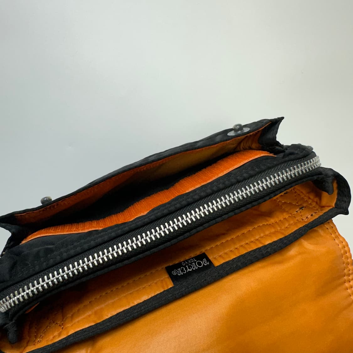 PORTER TANKER SHOULDER BAG 포터 탱커 숄더백 상품이미지5