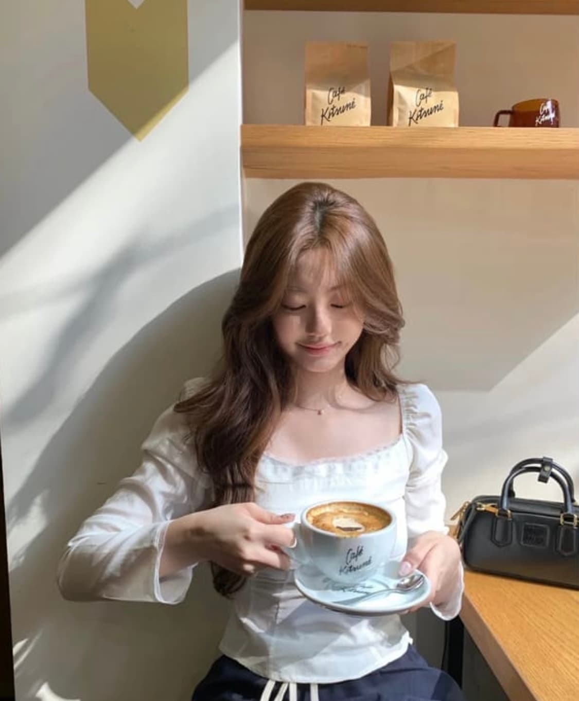 제니오 클린스퀘어 레이스 블라우스 상품이미지2