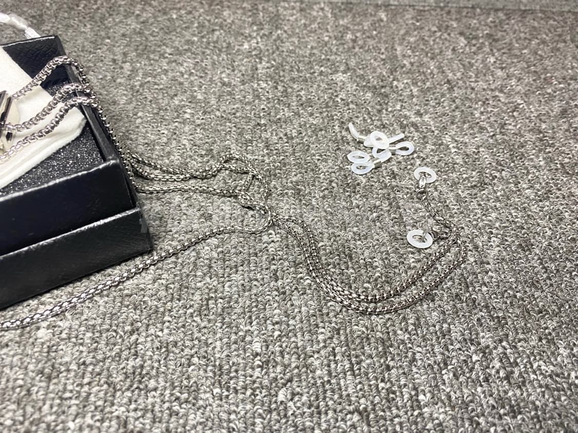 프라다 에어팟 스트랩 풀박스 블랙 상품이미지9