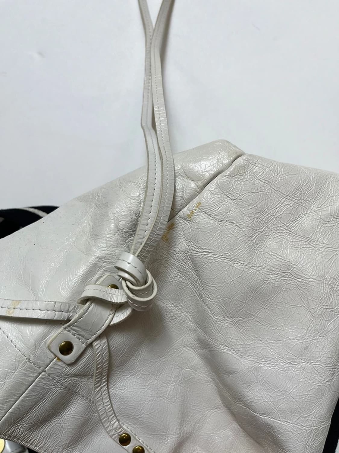 이자벨마랑 20ss 화이트 크링클 쇼퍼백 Q1416 상품이미지5