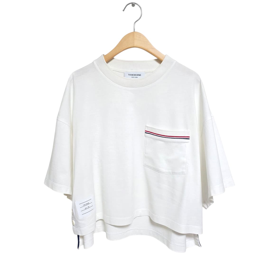 톰브라운 여성 포켓삼선 크롭 반팔 티셔츠 상품이미지1