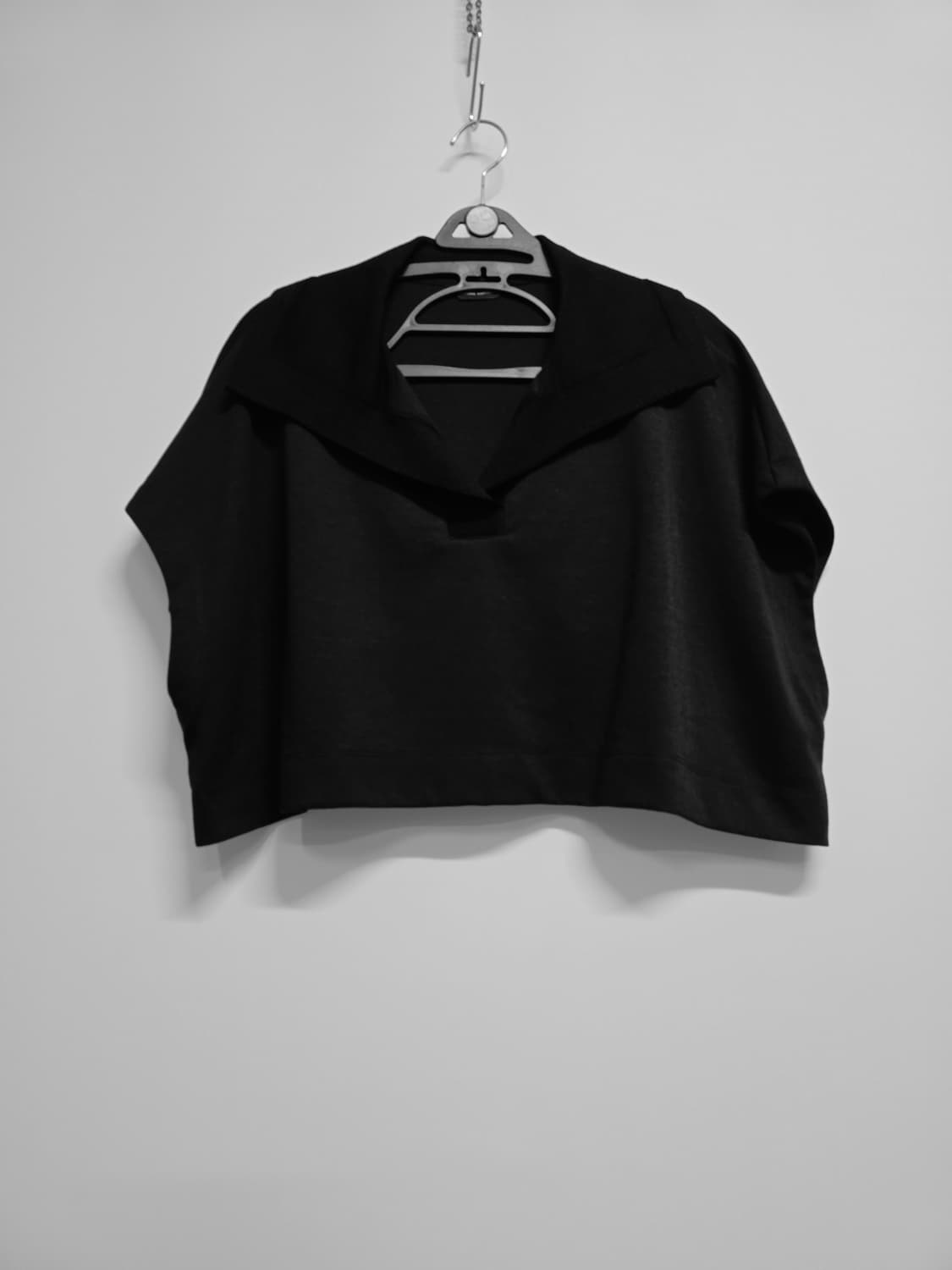 코데즈컴바인 블랙 세일러 카라 반팔 티셔츠 상품이미지1